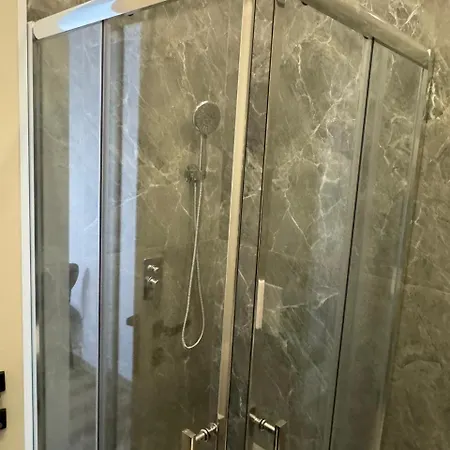 21 At Blloku Area בית הארחה 3*