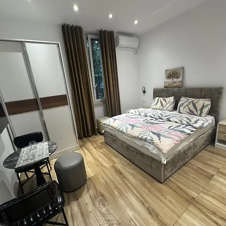 Vendégház 21 At Blloku Area 3*