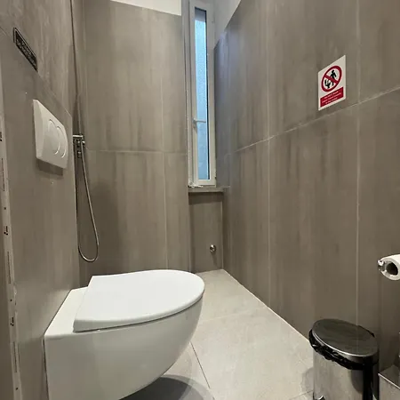 21 At Blloku Area Pensionat Tirana