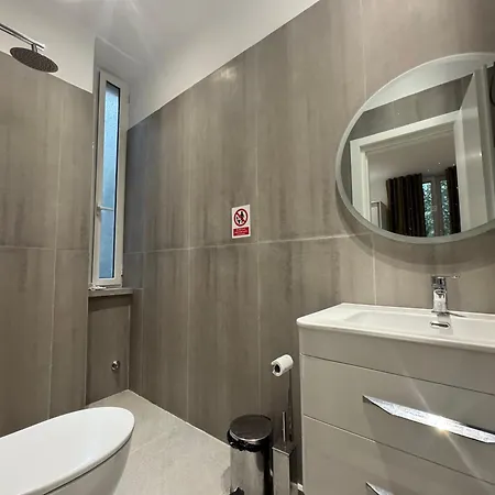 בית הארחה 21 At Blloku Area טיראנה