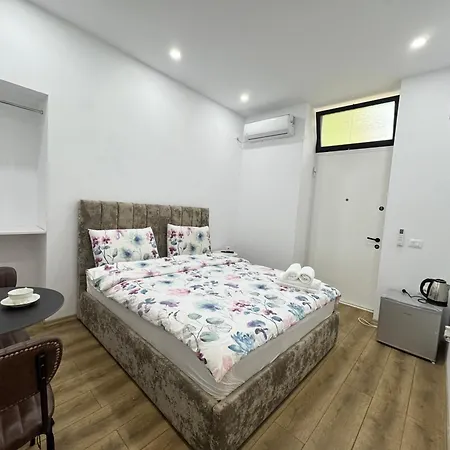 בית הארחה 21 At Blloku Area 3*