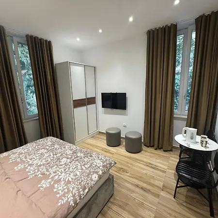 בית הארחה 21 At Blloku Area