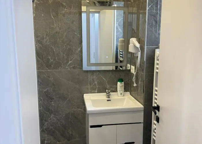 Casa de hóspedes 21 At Blloku Area Tirana