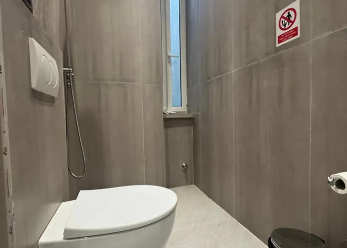 21 At Blloku Area Gæstehus Tirana