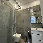 21 At Blloku Area Guest house Tirana