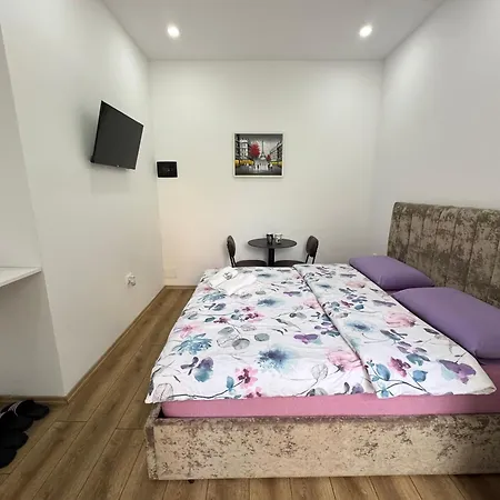 21 At Blloku Area Gasthof