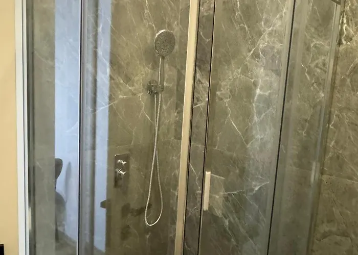 21 At Blloku Area Konukevi 3*