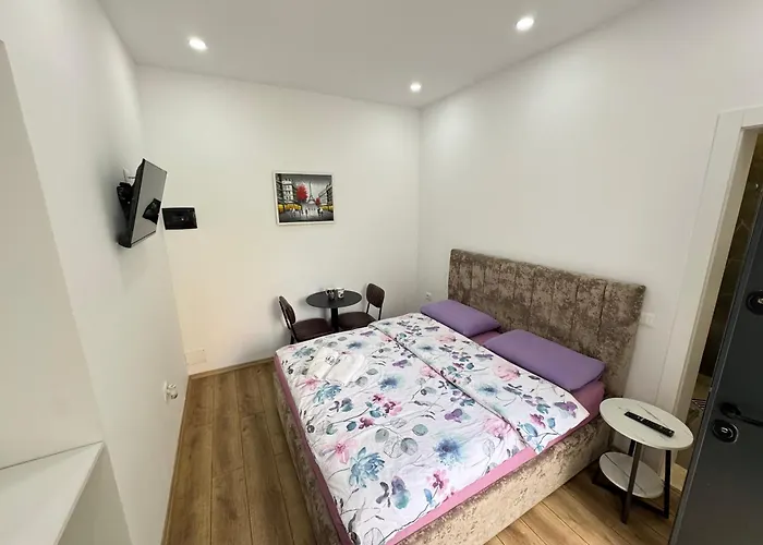 21 At Blloku Area Tirana