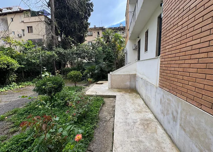 21 At Blloku Area 3* Tirana